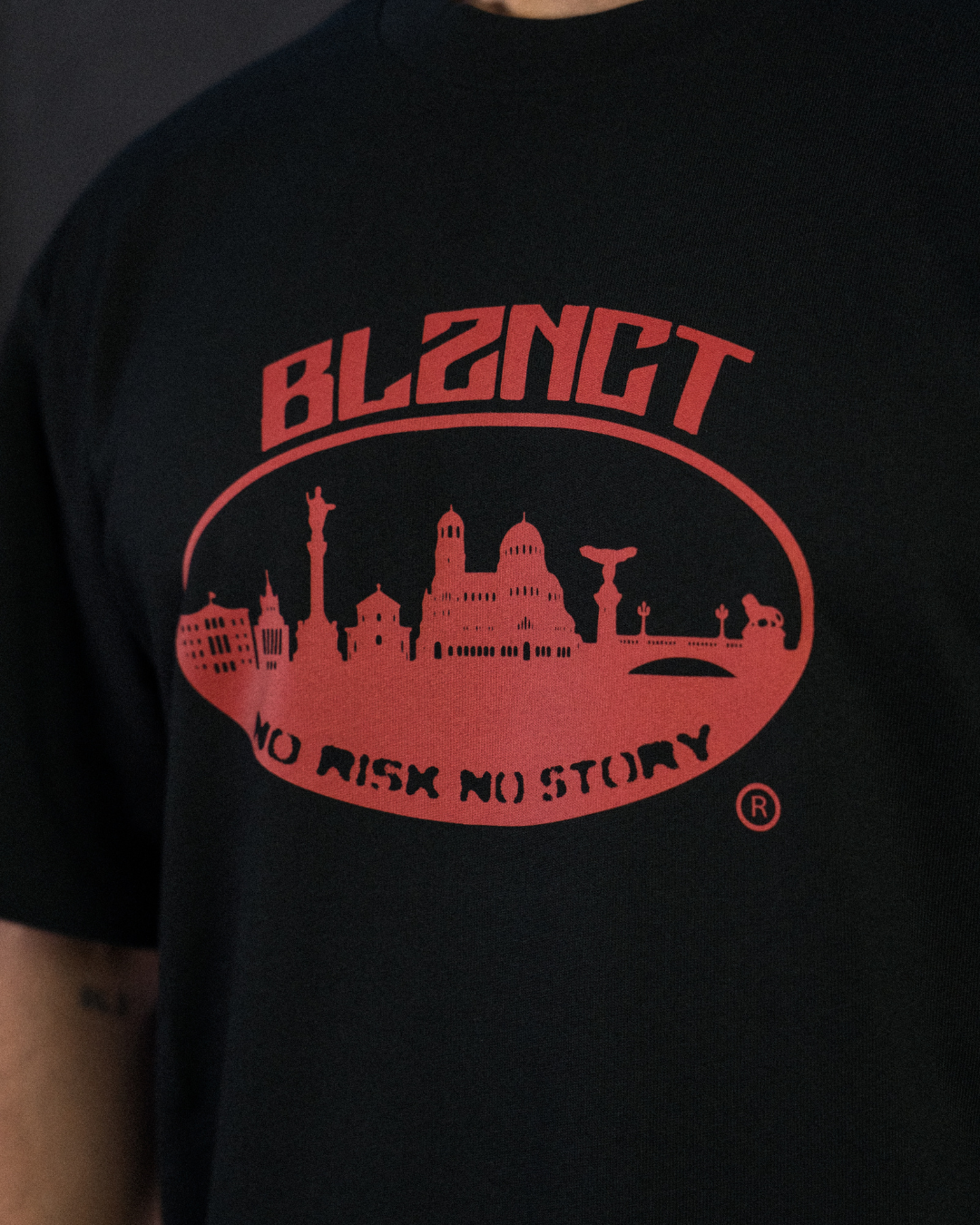 BLZNCT "NO RISK NO STORY" TEE BLACK/RED