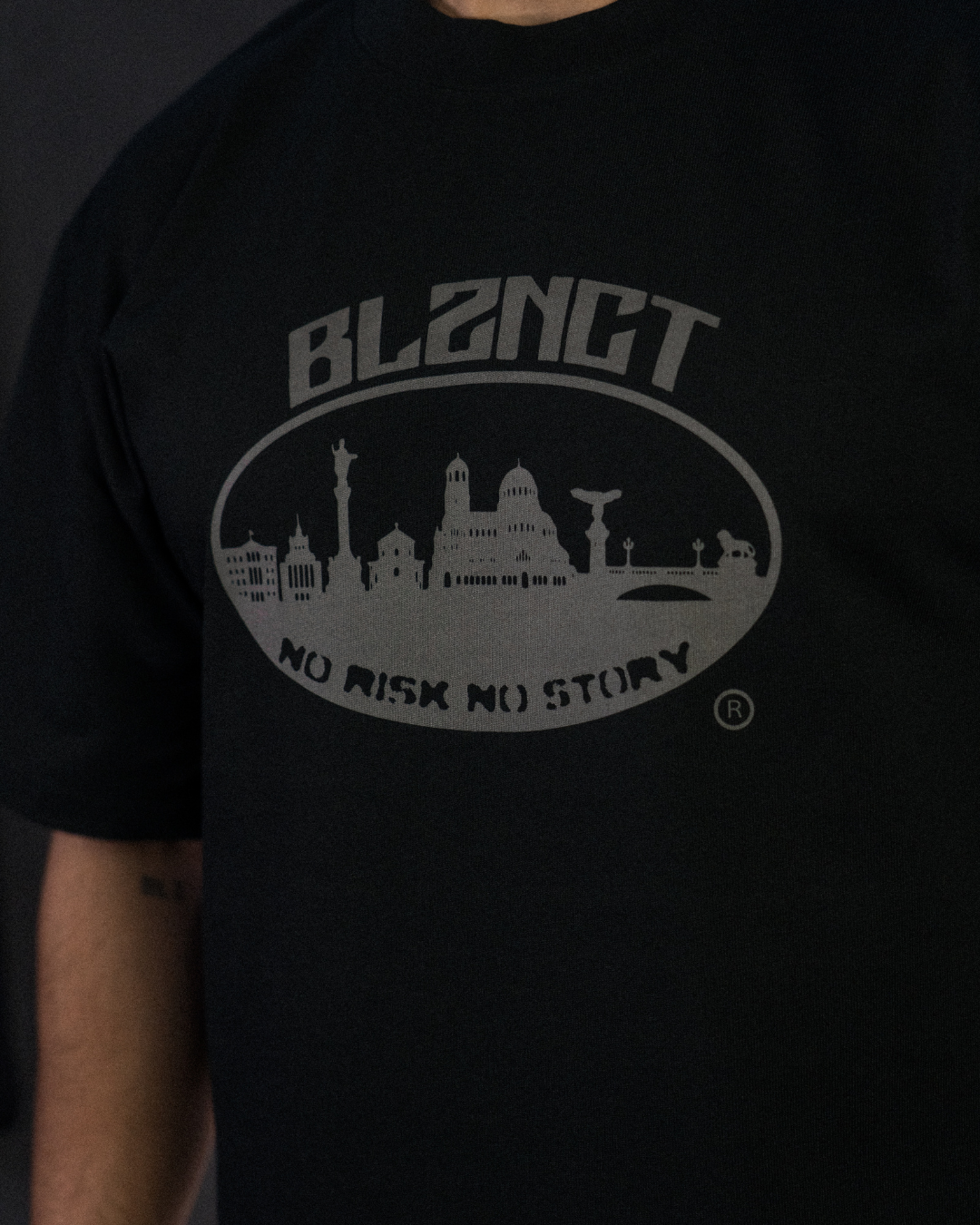 BLZNCT "NO RISK NO STORY" TEE BLACK/GREY